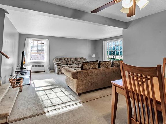4th image of 8441 Sheridan Dr
