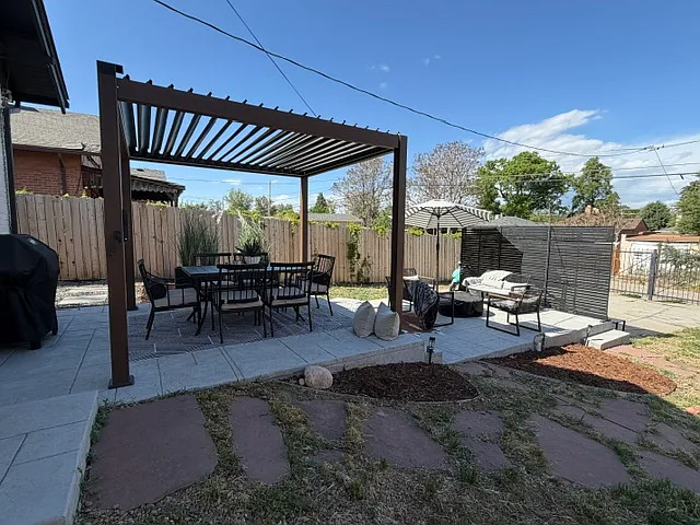 3527 N Steele St — Photo 4