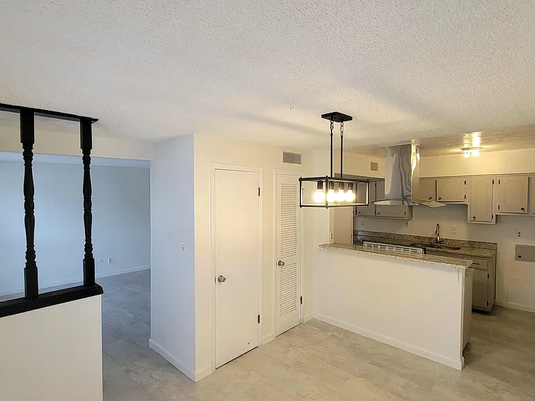 2310 Cumbre Negra St — Photo 6