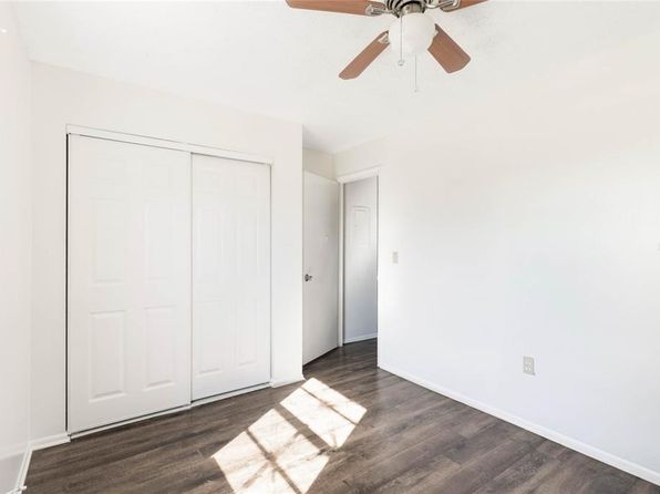 tampa-florida-2067997220 picture