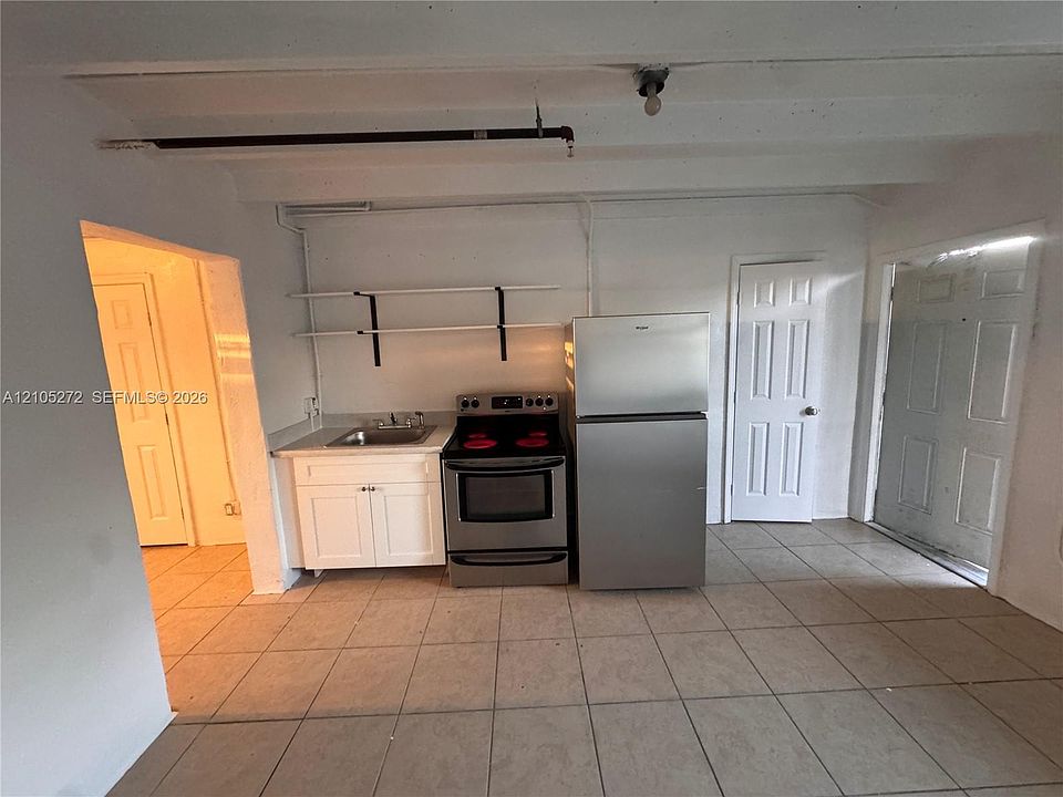 1st image of 354 Rardin Ave #2