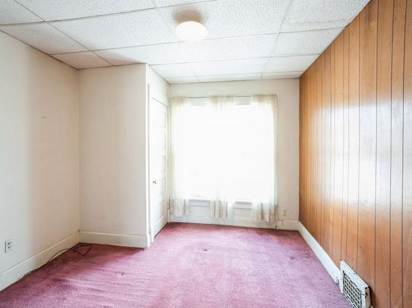 des-moines-iowa-251547765 picture