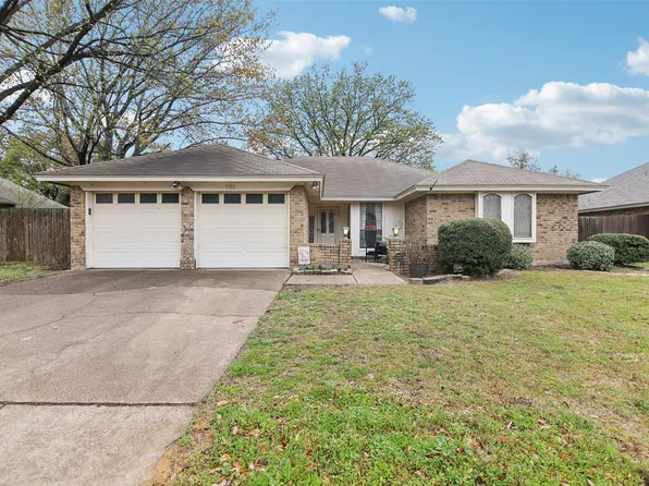 3310 Elkhart Ct, Arlington, TX 76016
