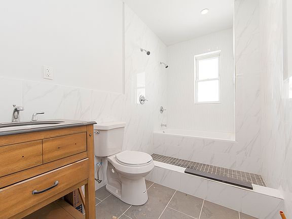 4th image of 9421 32nd Ave #2
