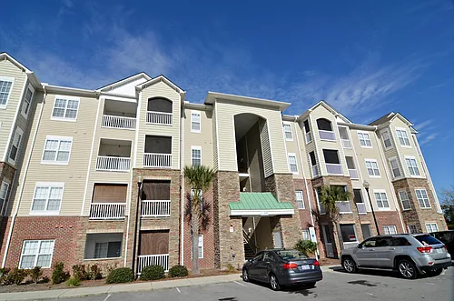 100 Gateway Dr Photo 1