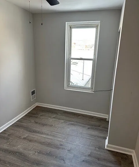 868 E Locust Ave — Photo 3