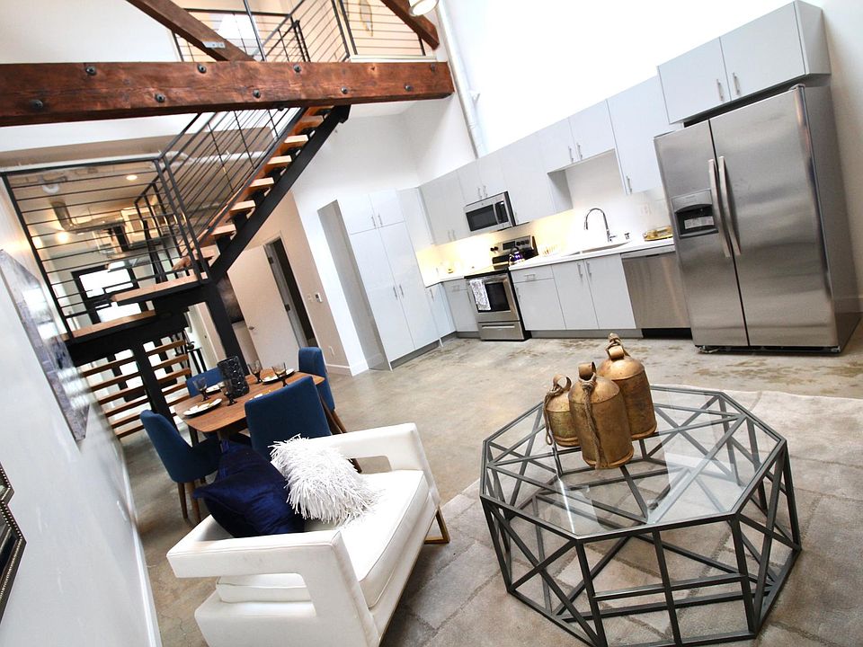 1st image of 669 24th St #27e6c9df7
