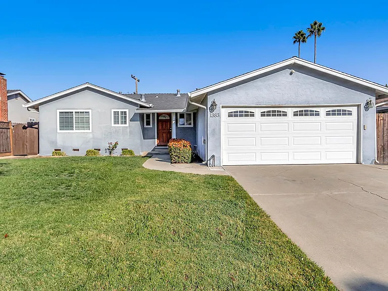 1383 Bouret Dr — Photo 1
