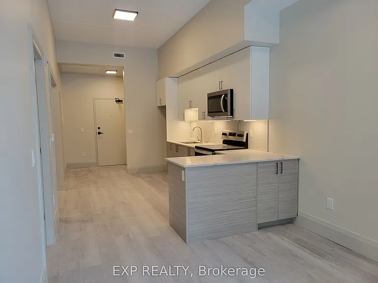 75 Barrie Rd #106 — Photo 17