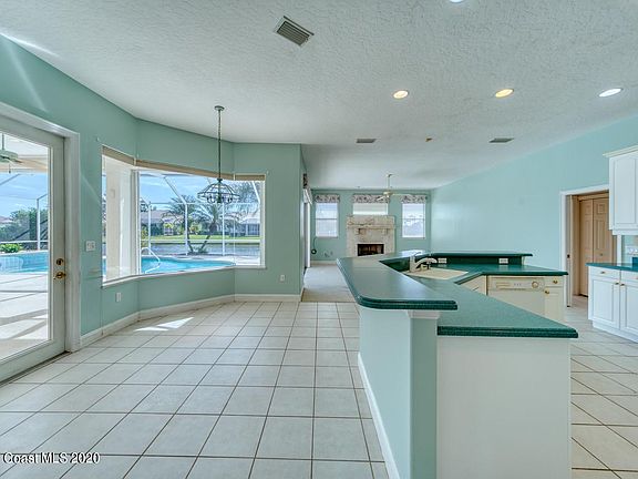 4th image of 1001 Stratford Pl