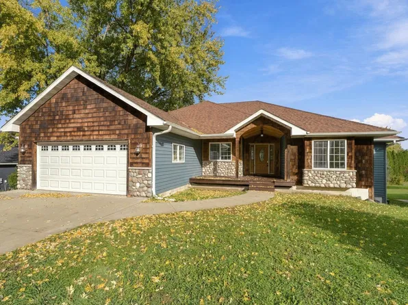 1030 W State St, Belle Plaine, MN 56011