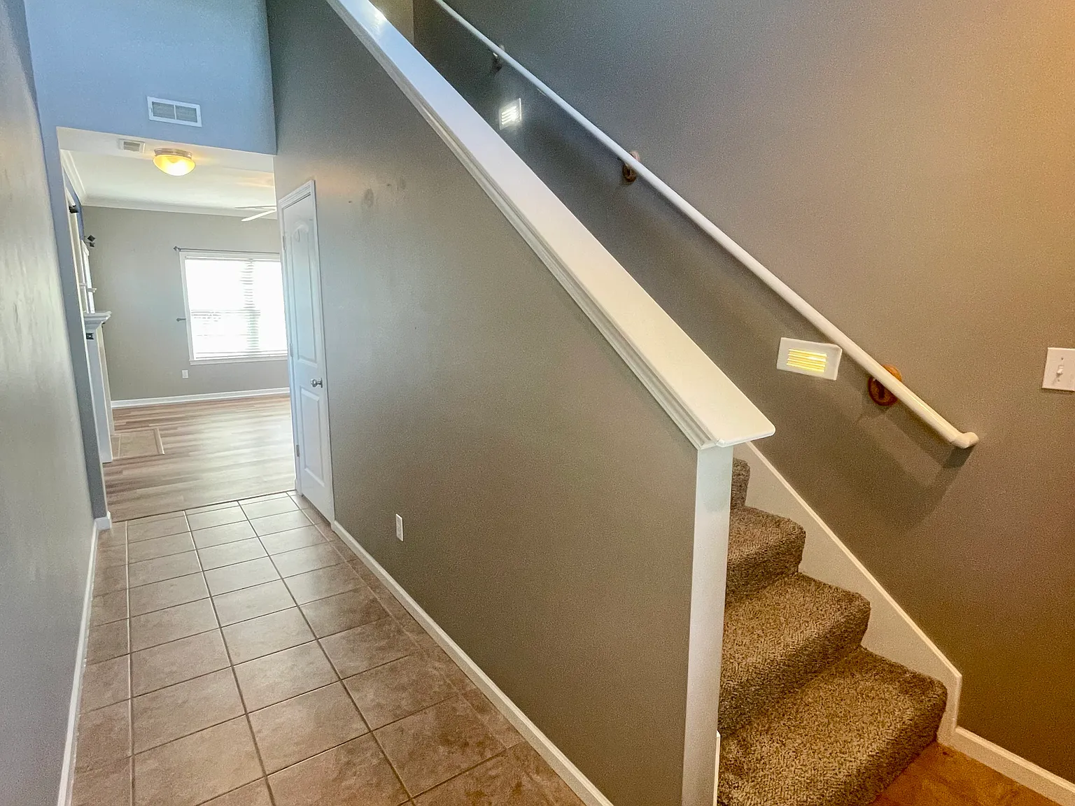 3 bed, 2.5 bath, 1754 sqft, $2,100 — Photo 4