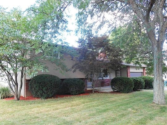 1st image of 958 Brentford Dr