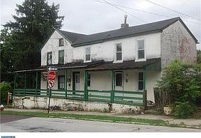 4th image of 405 North St