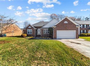 424 Cobblestone Ct, Burlington, NC 27215