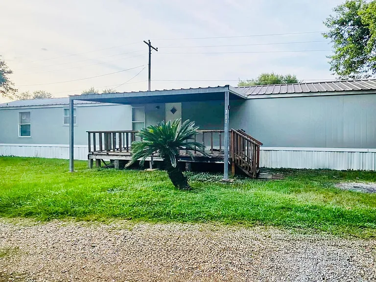 540 Guillot Rd #E — Photo 1