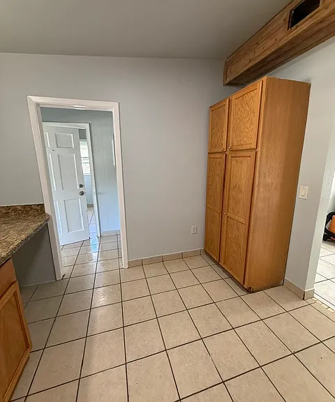 868 Tomkins St — Photo 16