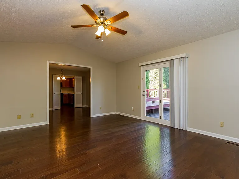 7665 Geist Estates Dr — Photo 3