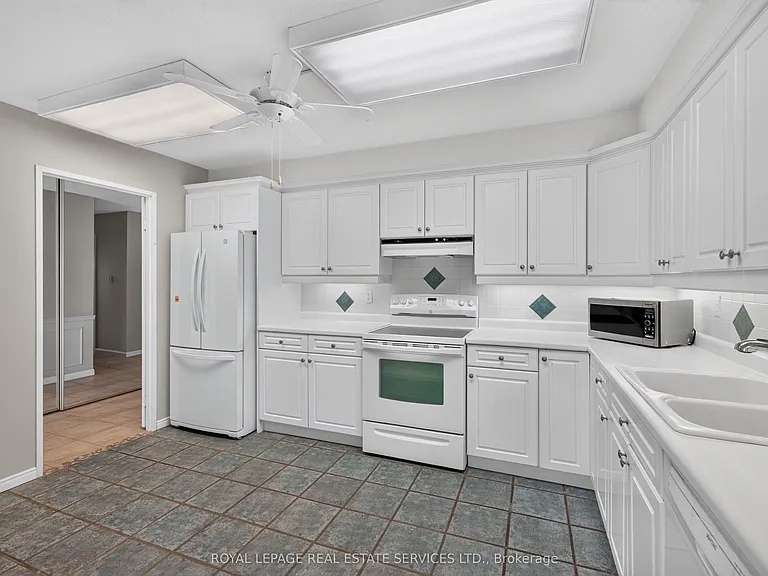 2175 Marine Dr #1208 — Photo 10