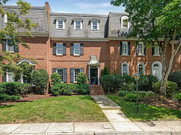 223 Perrin Pl, Charlotte, NC 28207