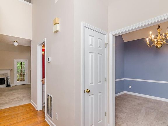 3rd image of 6390 Glenbrook Dr