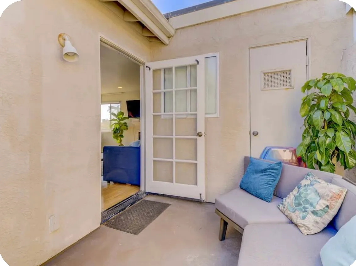 Studio, 500 sqft, $2,600 — Photo 3