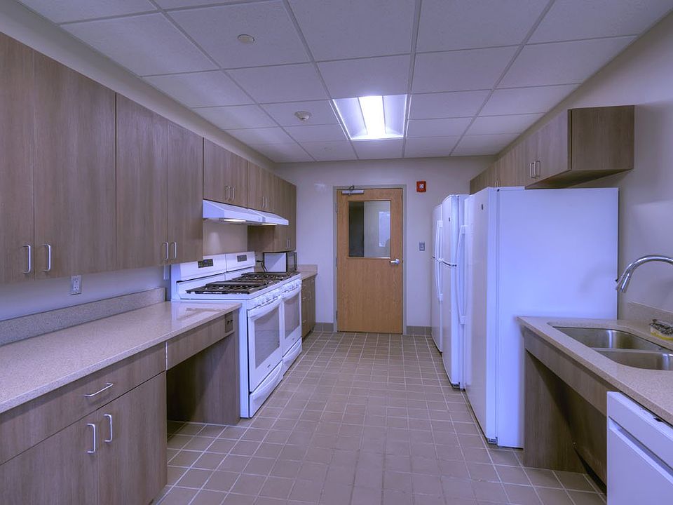 1st image of 33 Labelle St #27