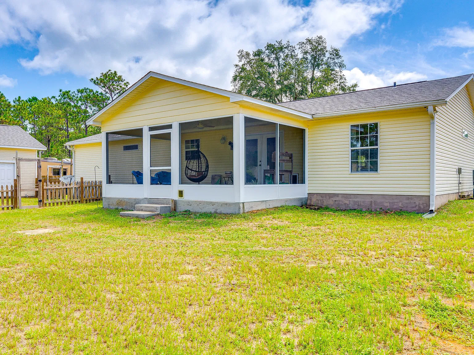 4 bed, 1920 sqft, $2,500 — Photo 3