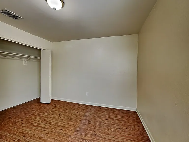 2955 Loving Ave — Photo 17