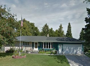 N87W17920 Shepherd Dr, Menomonee Falls, WI 53051