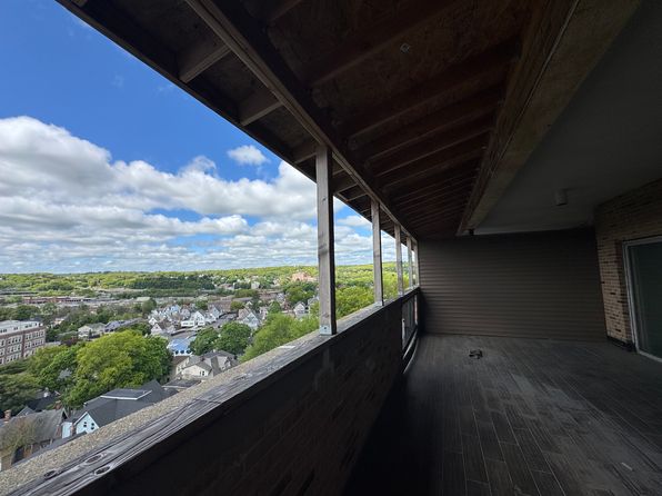 120PHC Hillside Ave #Penthouse C1