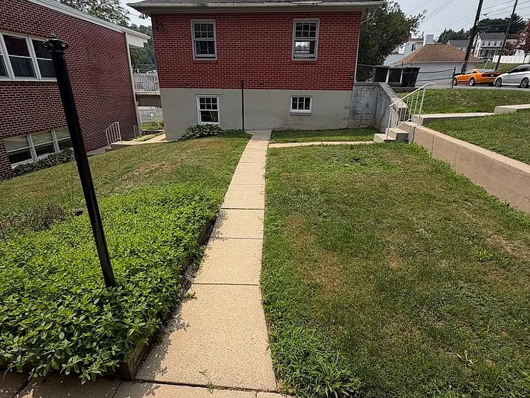 12 N Church St — Photo 11
