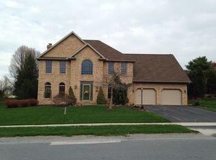 7 Derbyshire Dr, Carlisle, PA 17015