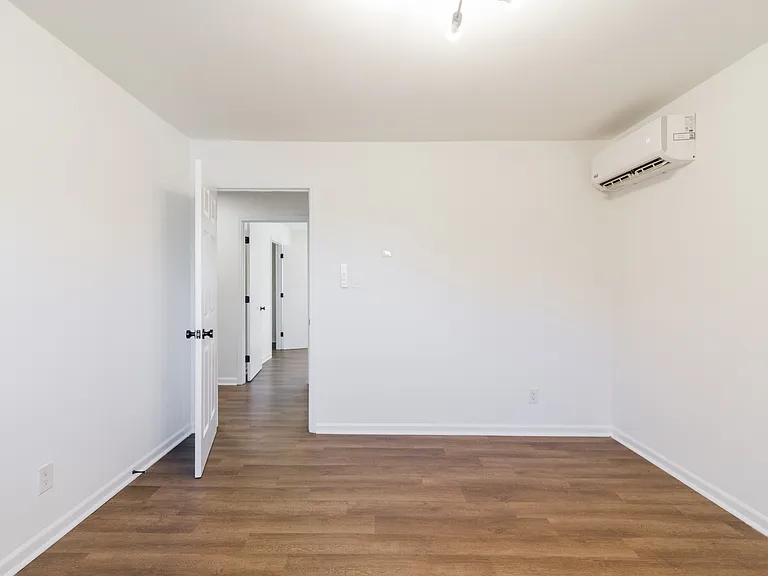 929 Cantwell St — Photo 21