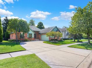42086 Brianna Dr, Clinton Township, MI