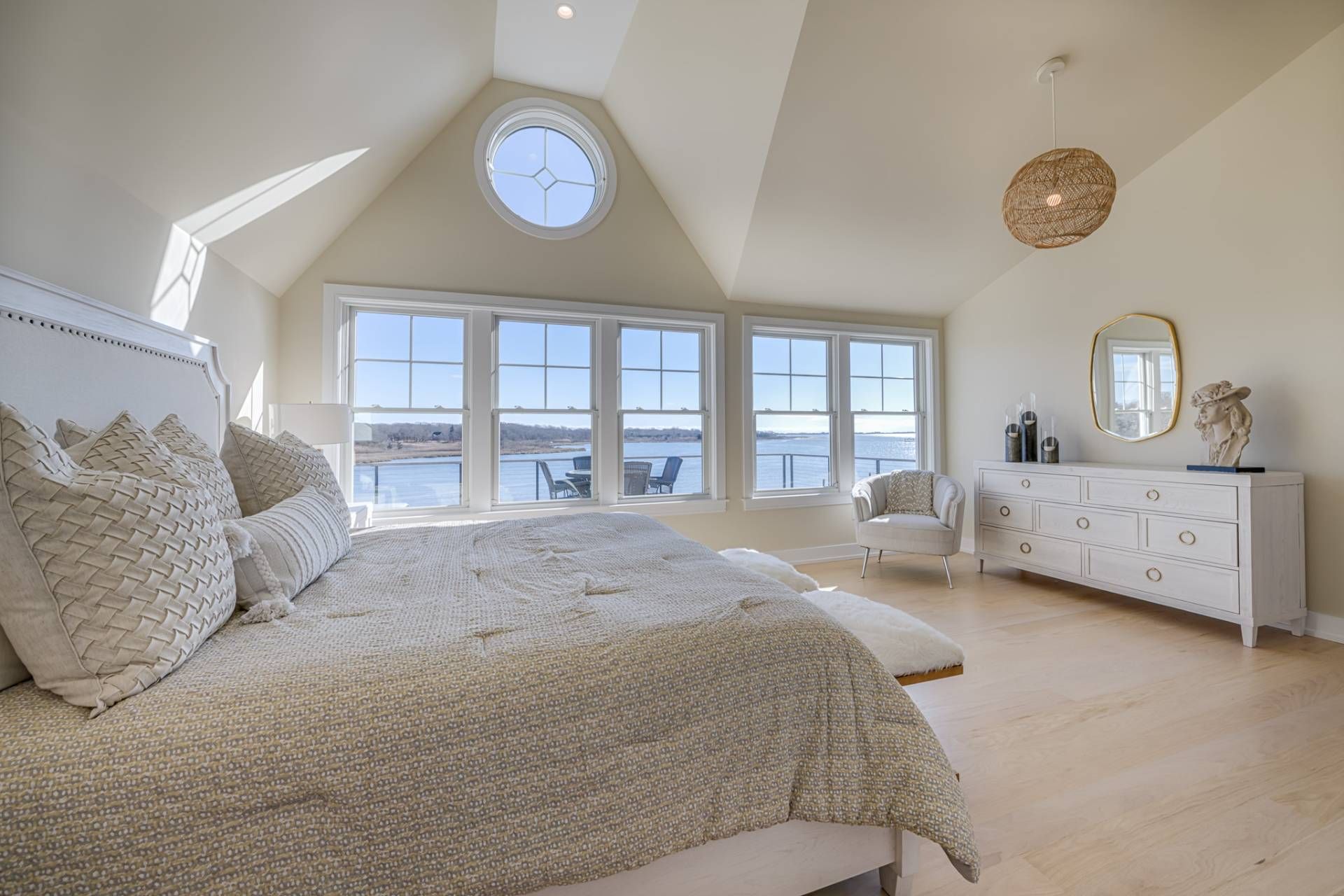 34 Old Fort Ln, Southampton, NY 11968 Out East