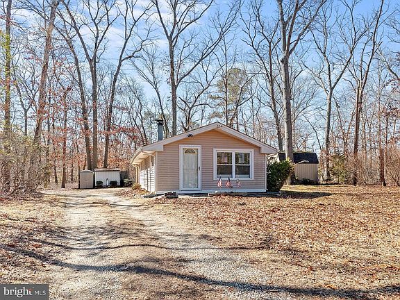 3rd image of 1910 Winslow Rd