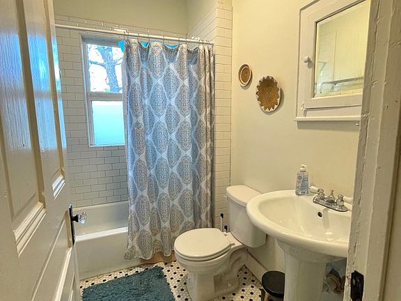 5th image of 905-907 S Windomere Ave #907