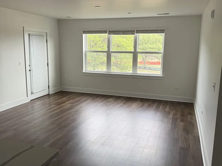 9 Woodlake Blvd #313 — Photo 3