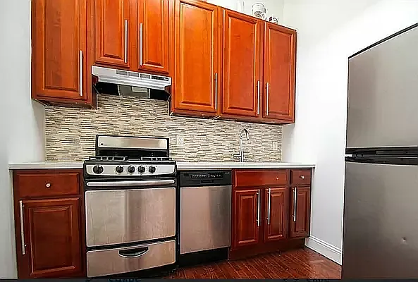 93 Bainbridge St #3R