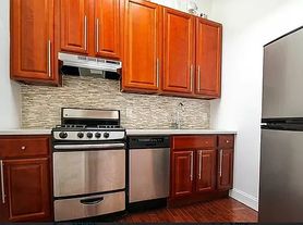 93 Bainbridge St, Brooklyn, NY
