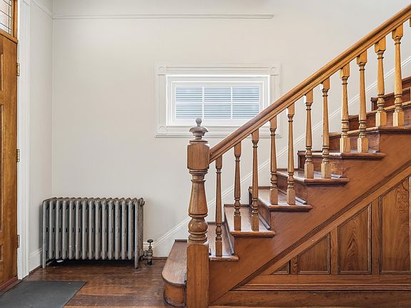 3rd image of 150 W Inman Ave