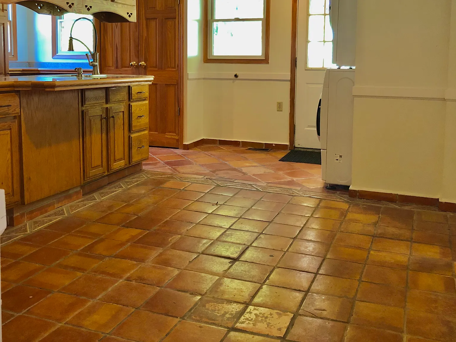 5 bed, 3.5 bath, 3050 sqft, $4,300 — Photo 4