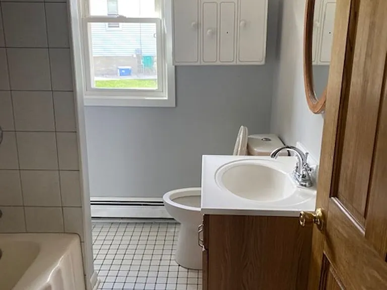 319 N Center St — Photo 5