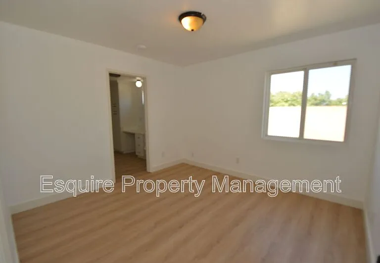 13515 W Telegraph Rd — Photo 30