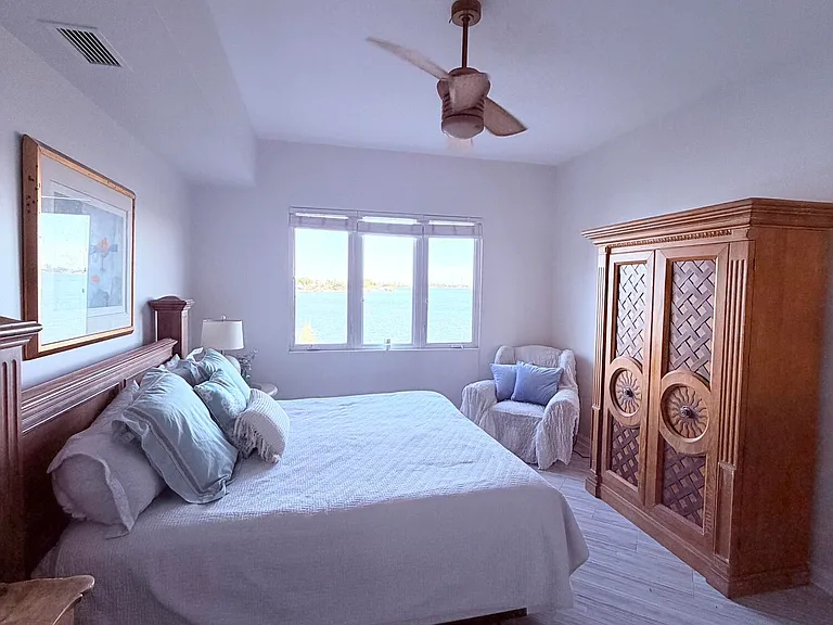 3 Harbour Isle Dr #204 — Photo 11