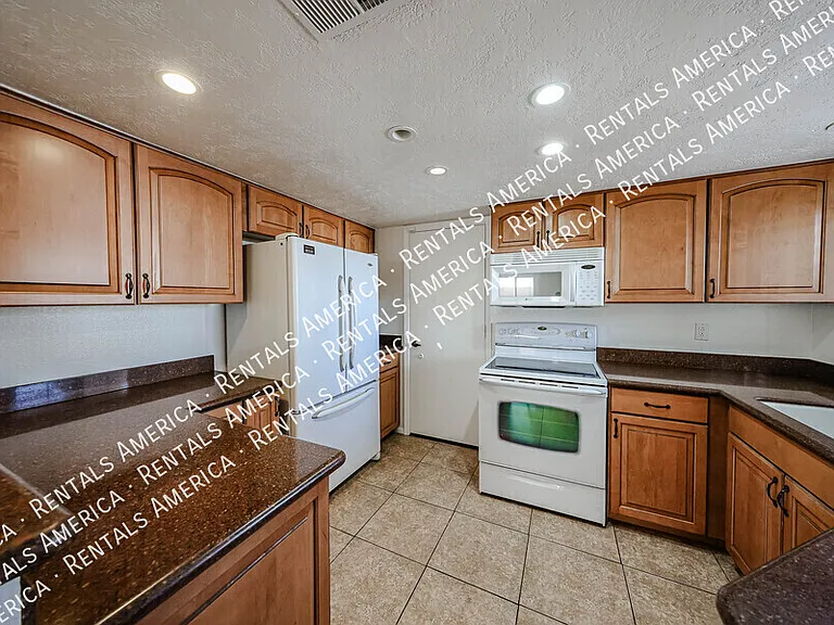 3301 E Wescott Dr — Photo 3