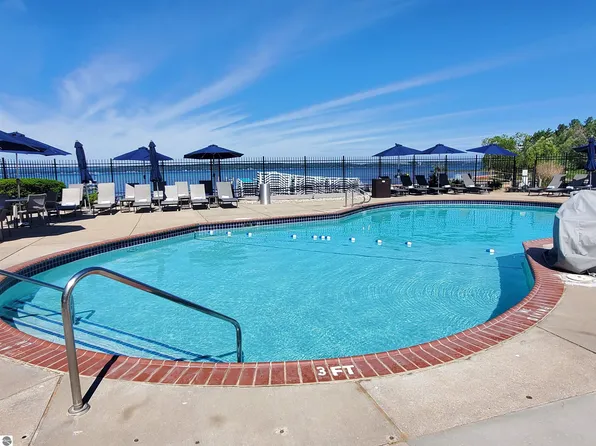 5718 Creeks Xing, Acme, MI 49610