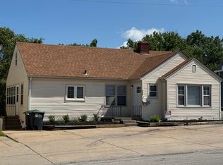 6420 Maple St, Omaha, NE 68104