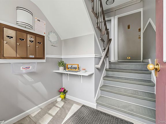 3rd image of 836 N Broadway #2D